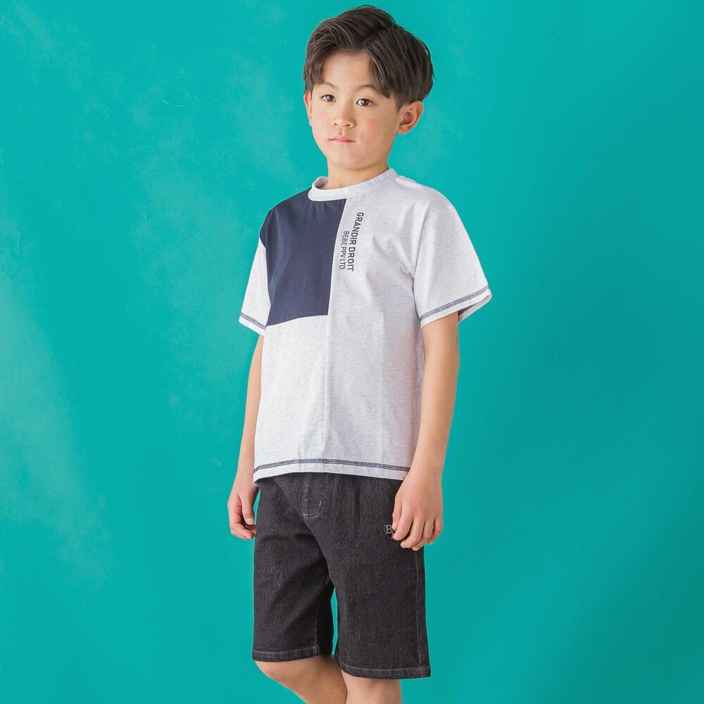 配色ロゴTシャツ×シンプルデニムハーフパンツ