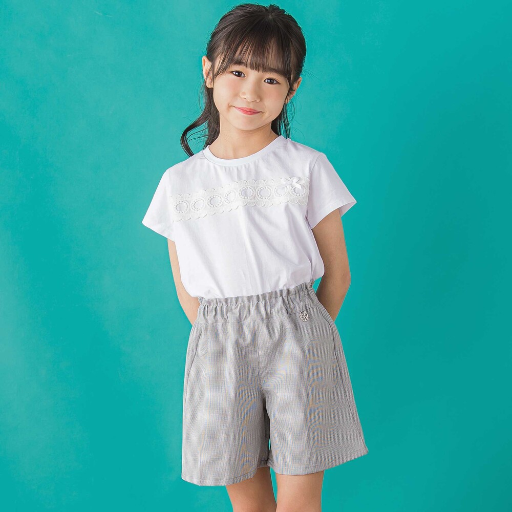 BeBe レース襟Tシャツ×スカラップ千鳥格子ショーパン