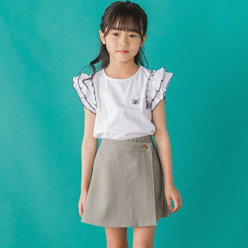 フリルノースリーブ×ラップ風キュロットの大人ガーリー