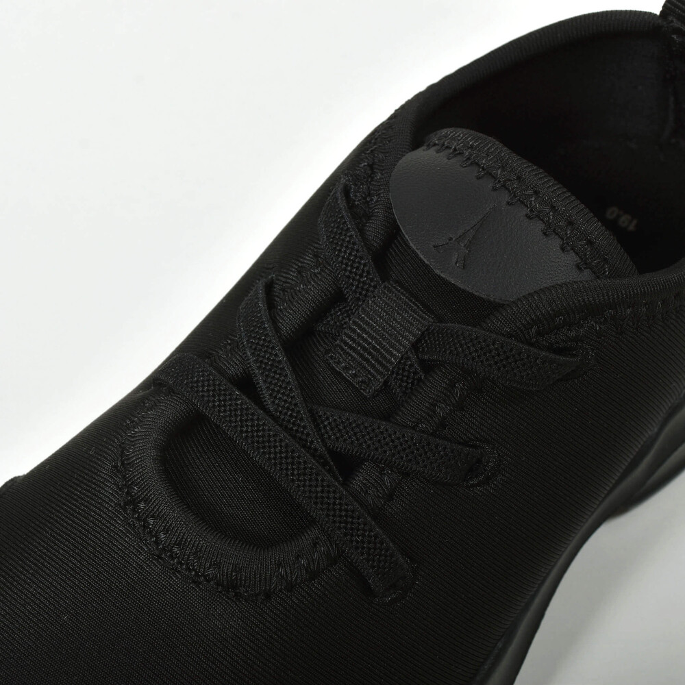 ボーイズストレッチスニーカー(15~21cm) ブラック 18cm