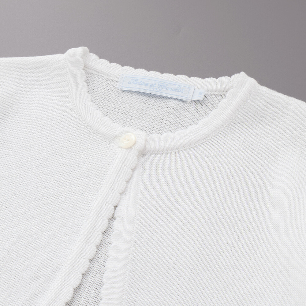 【日本製】ロゴチャーム付きニット長袖カーディガン(110~130cm) ホワイト 110cm