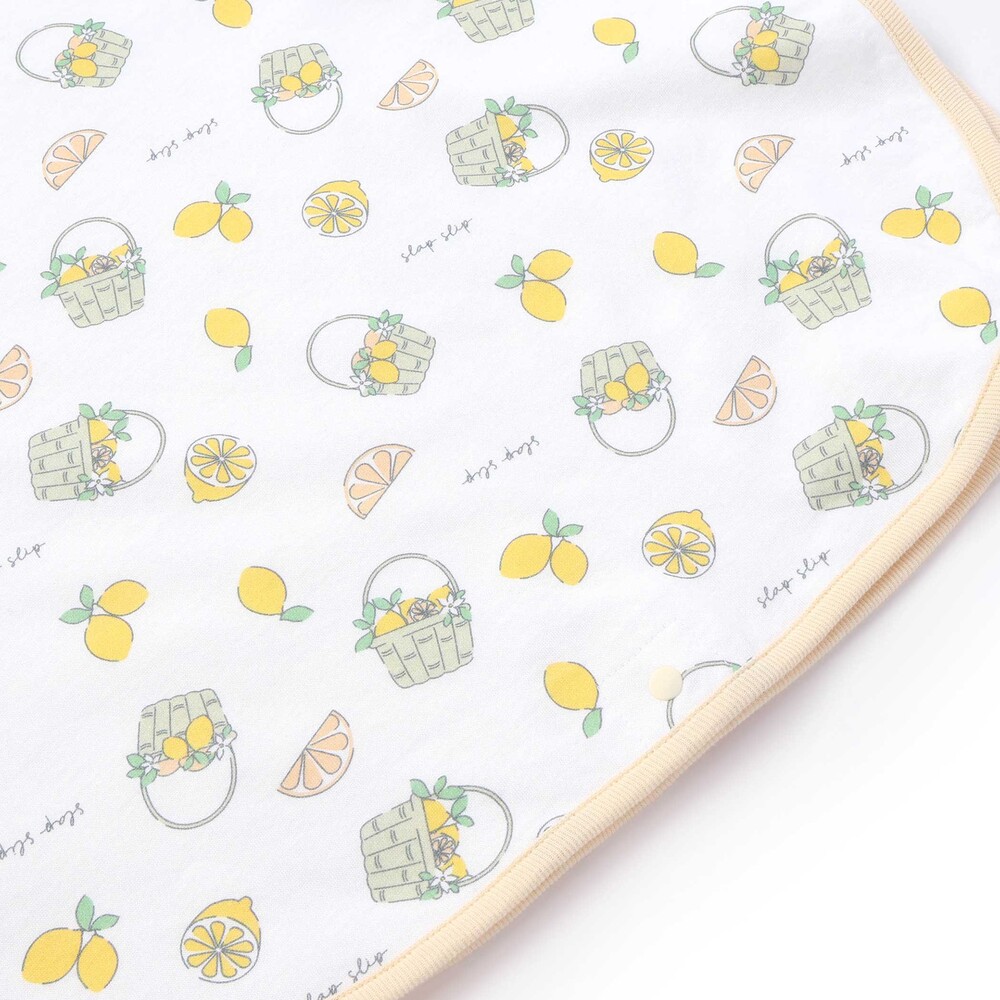 【UVカット/接触冷感/お揃い】レモンおもちゃ総柄スリーパーベビー ホワイト系 ワンサイズ