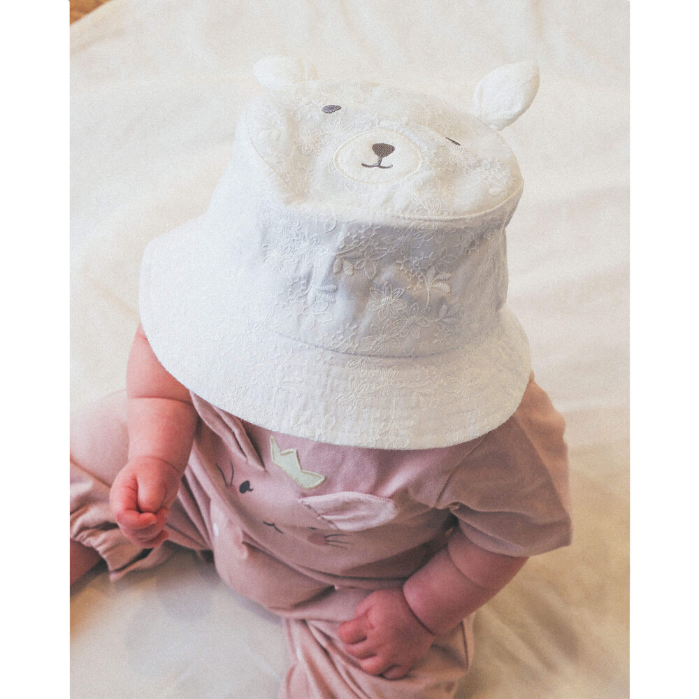 うさぎ アニマル フェイス ベビー 帽子 (46~48cm)(46cm ホワイト): 新生児/ベビー-子供服べべの公式通販サイト 「BEBE MALL」
