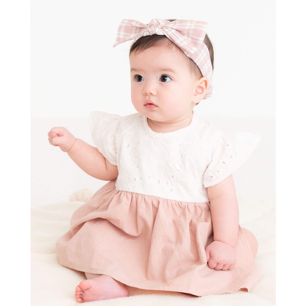 baby triana フリル付きロンパース ベージュ グレー お揃い 】 レース フリル 切り替え チャーム ロンパース (70~80cm