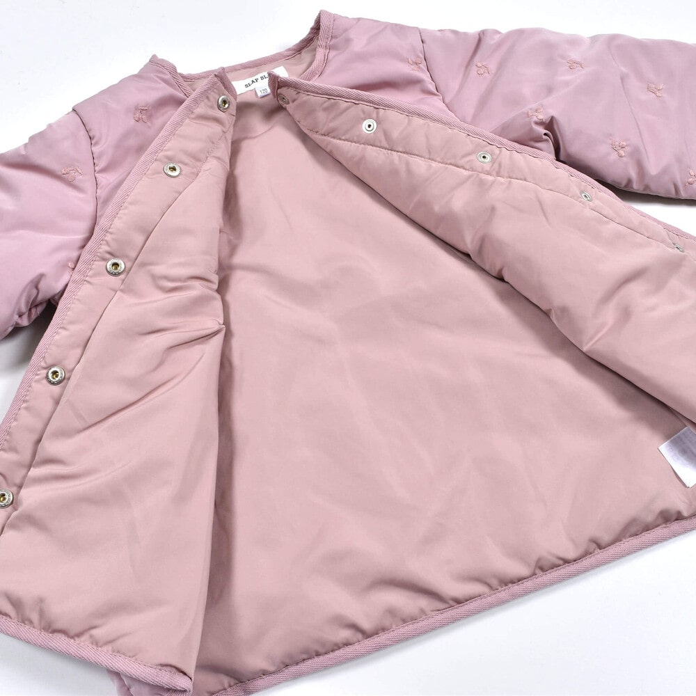 チェリー 刺繍 ノーカラー キルト ジャケット (80~130cm)(80cm ピンク): ジャケット/アウター-子供服べべの公式通販サイト  「BEBE MALL」