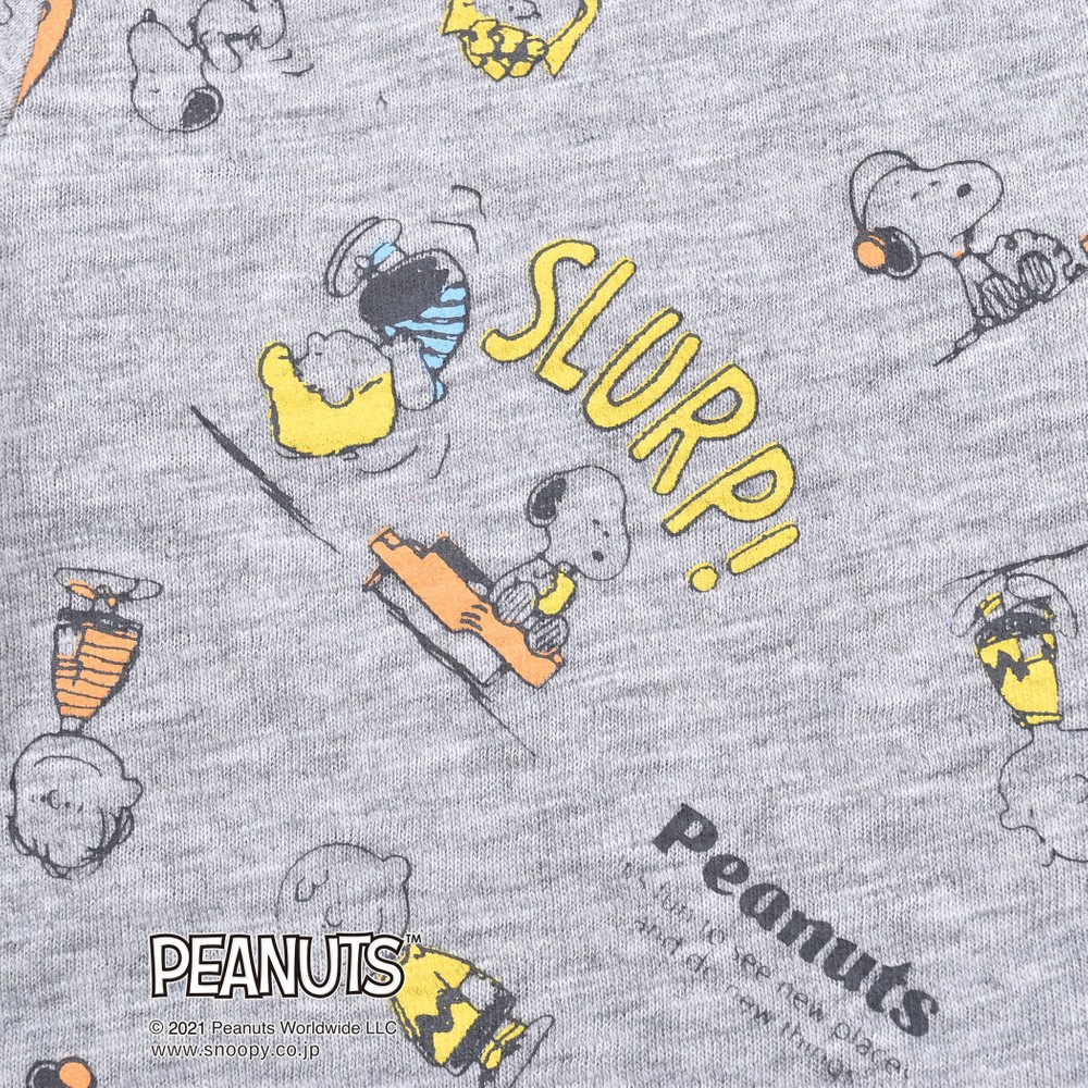 Bebe べべ Bebe Mall Official Online Store Snoopy Noeil Aime Bebeコラボアイテム 総柄 スヌーピー チャーリー ブラウン ロゴ ピーナッツ Tシャツ 100 130cm 100cm オフホワイト トップス ベベ モール オフィシャルオンラインストア