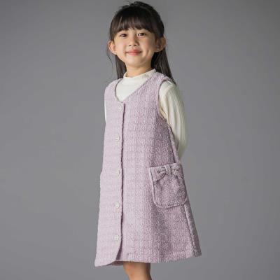 BeBe Petits Pois Vert ボアツイードジャンパースカートとリブトップスの洗練されたスタイル