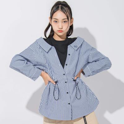 Blackpink's Lisa Slips Into a Throwback Denim Trend While