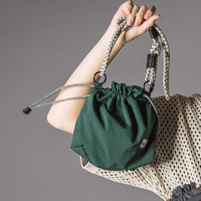 パラコードタフタポシェット