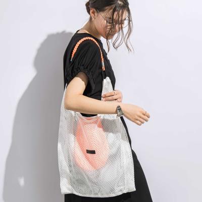 パラコード付きメッシュポケッタブルトート
