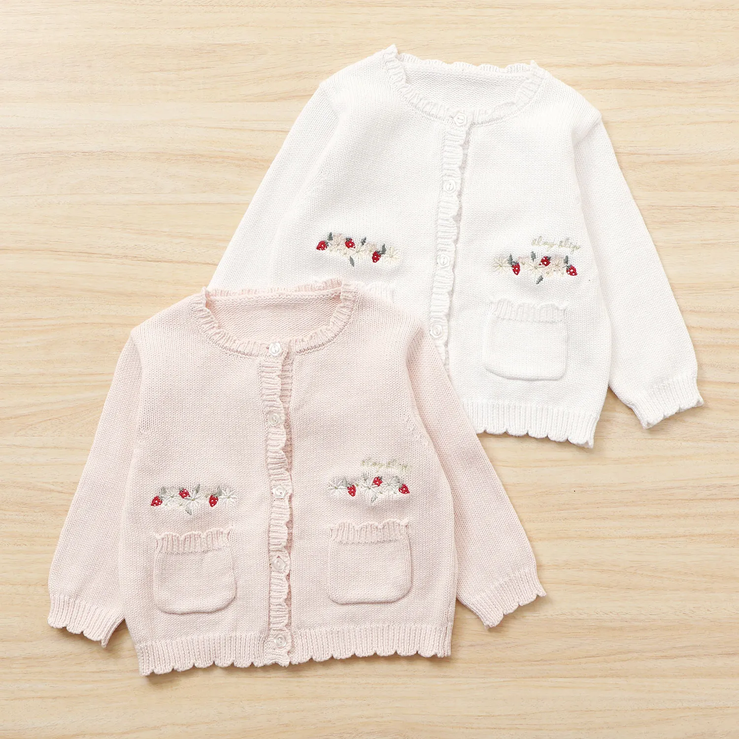 イチゴの刺繍が可愛い♪