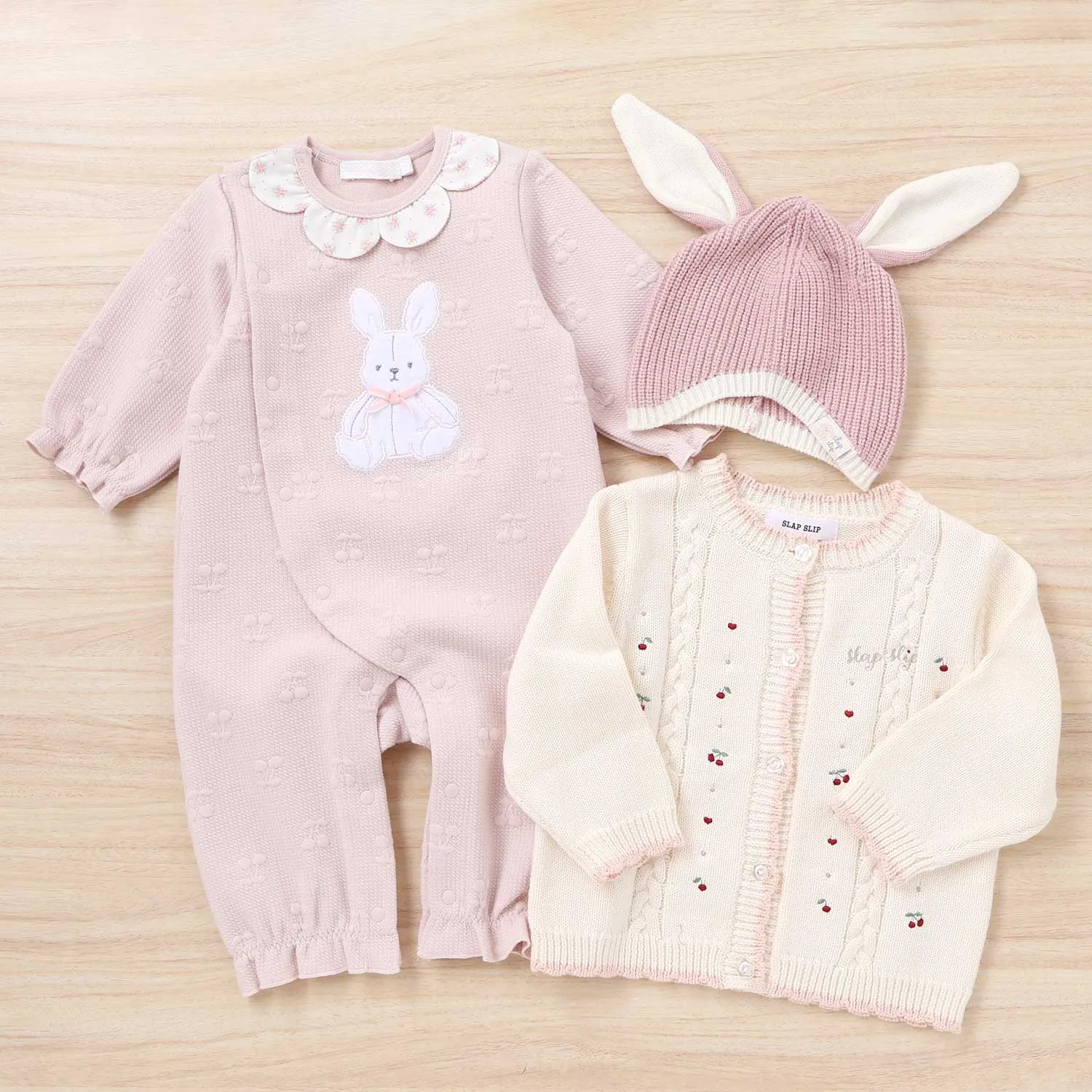 予算8000円~12000円: うさぎパッチロンパース、うさぎ耳ニット帽、カーディガンのキュートなセット