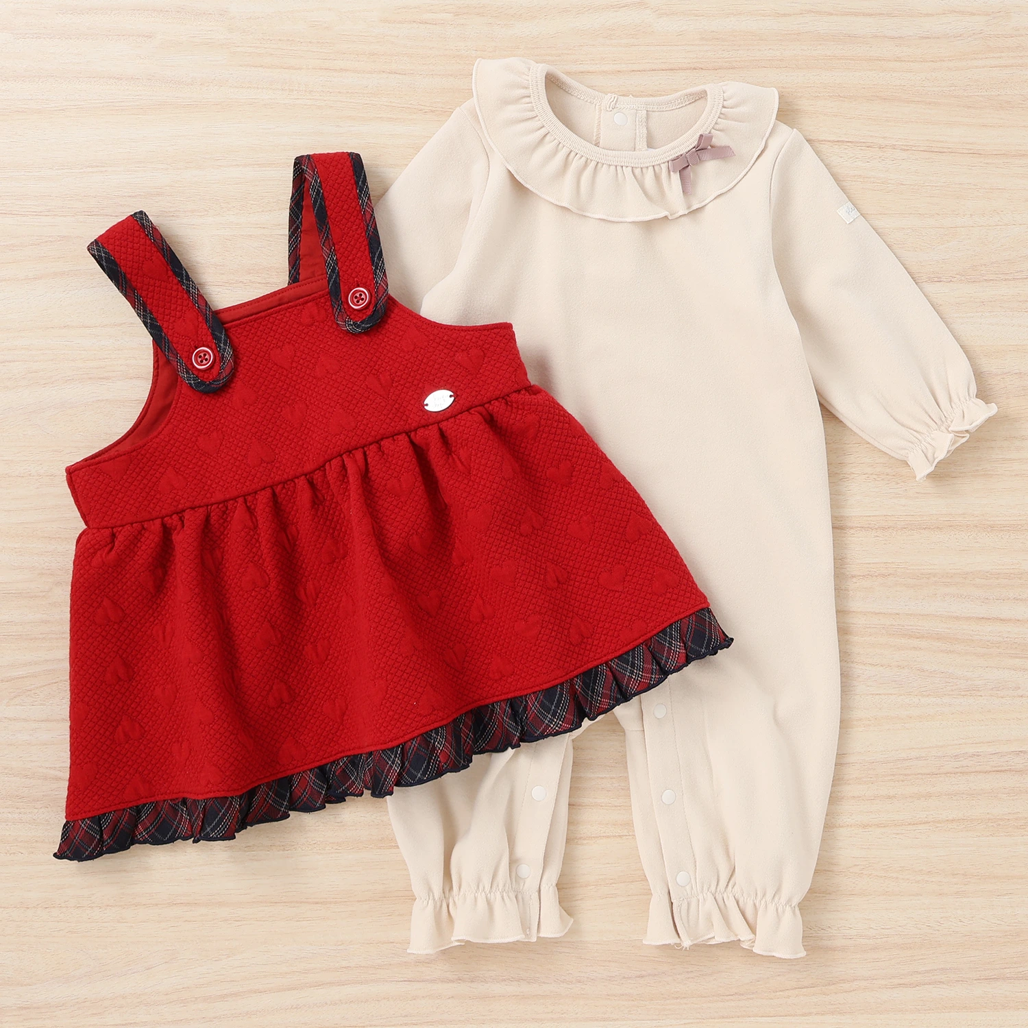 ボアとタフタのリバーシブルベストとソックスのベビーギフトセット