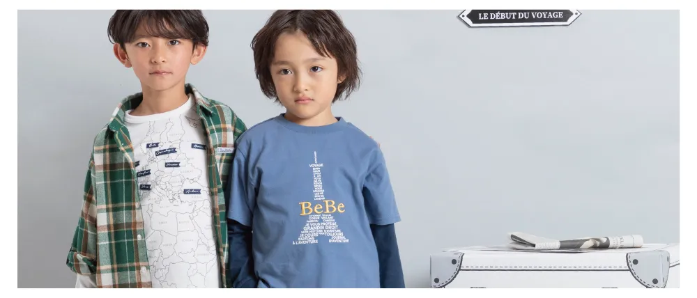 BeBe（べべ）2025年8月コレクション：子供用シャツとパンツのコーディネート