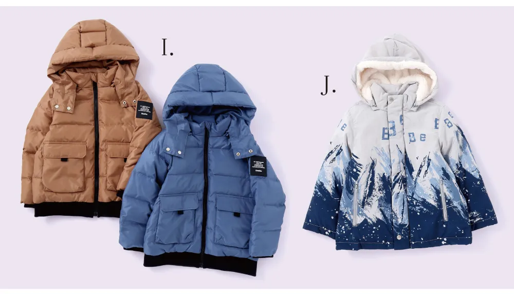 BeBe ボーイズ 2025秋冬 | パッチワーク柄フーディーとコーデュロイパンツのアウトドア風ウィンタールック