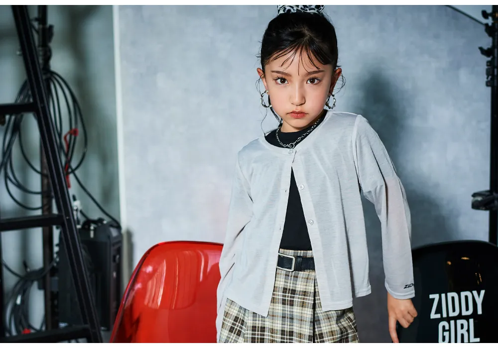 ZIDDY（ジディー）の2025年秋冬コレクションを着こなすリリアナちゃんのメインビジュアル