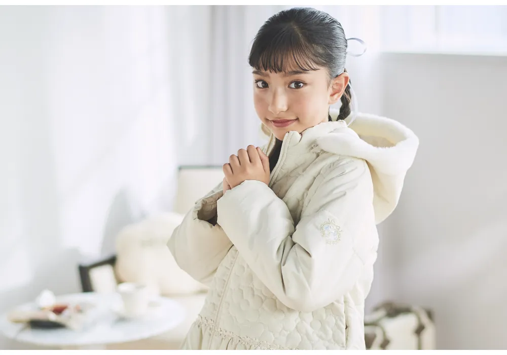 SLAP SLIP（スラップスリップ）2025年秋冬 モデル リリアナ着用 メインコーディネート