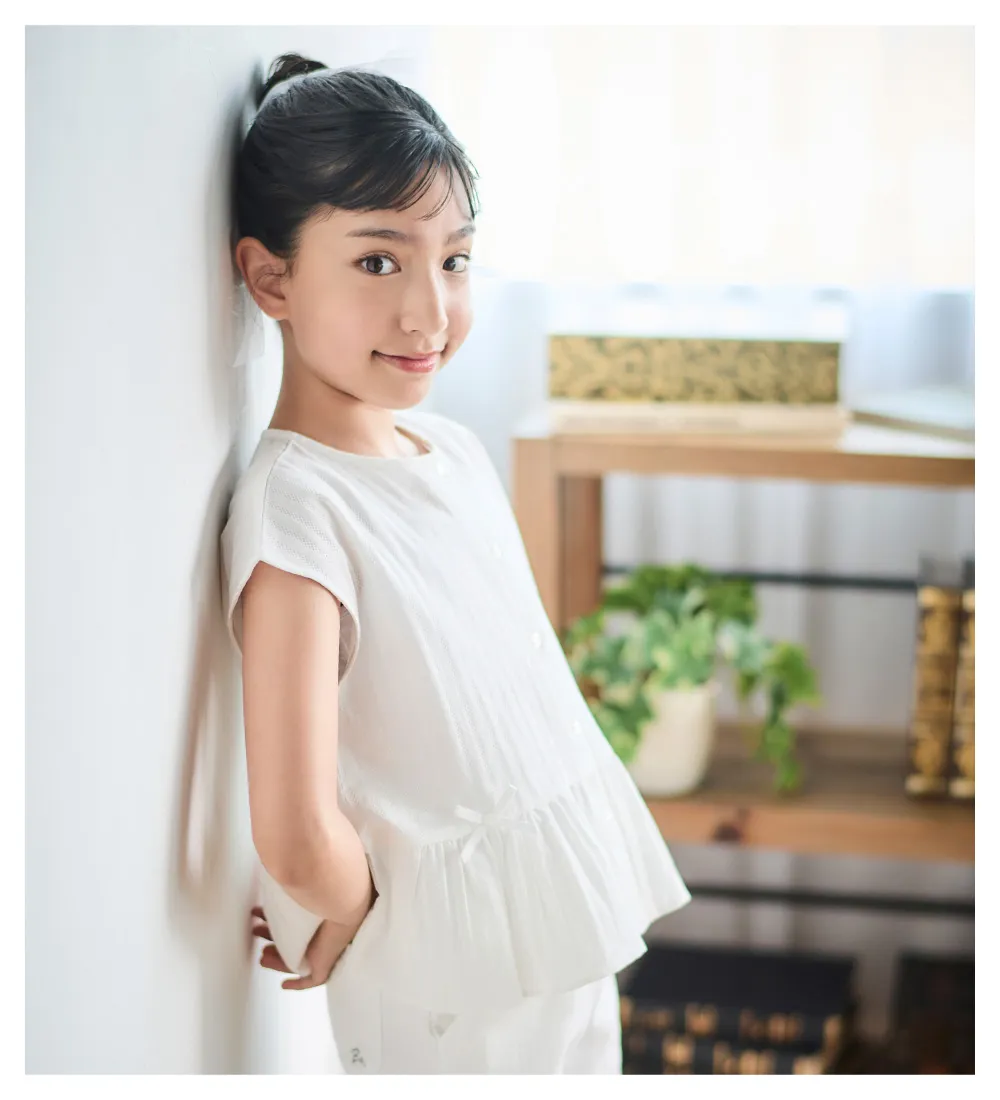 リリアナちゃん着用 BeBe春夏新作コレクションのポートレート1