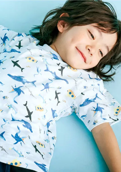 スラブ総柄Tシャツの着用イメージ