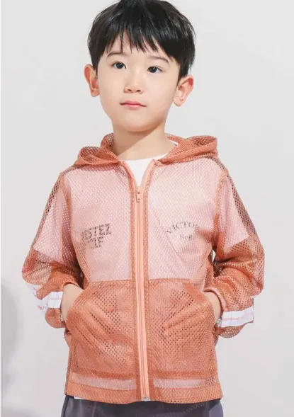 防虫メッシュパーカーの着用イメージ（タイプ1）