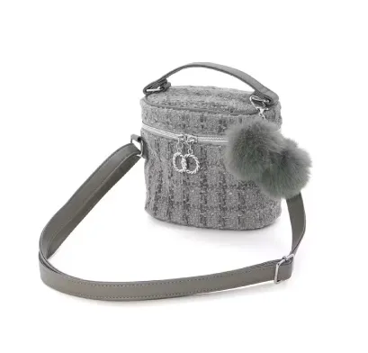 りんちゃん着用アイテム:レッドのチェックスカート商品画像