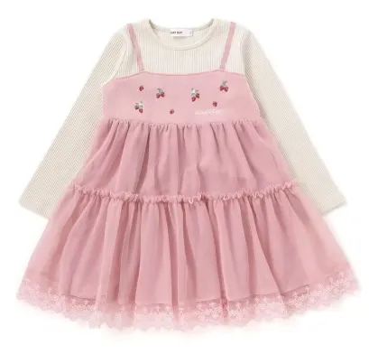 ゆずちゃん着用アイテム:いちご刺繍入りピンクのふわふわワンピース商品画像