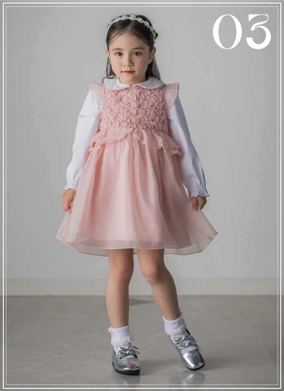 SLAP SLIP バックリボンワンピースのセレモニーコーデ。ウエストの2段フリルと広がるスカートが特徴