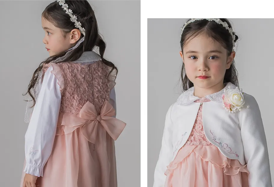 バックリボンワンピースに白の刺しゅうボレロを合わせたエレガントで可愛らしいセレモニースタイル