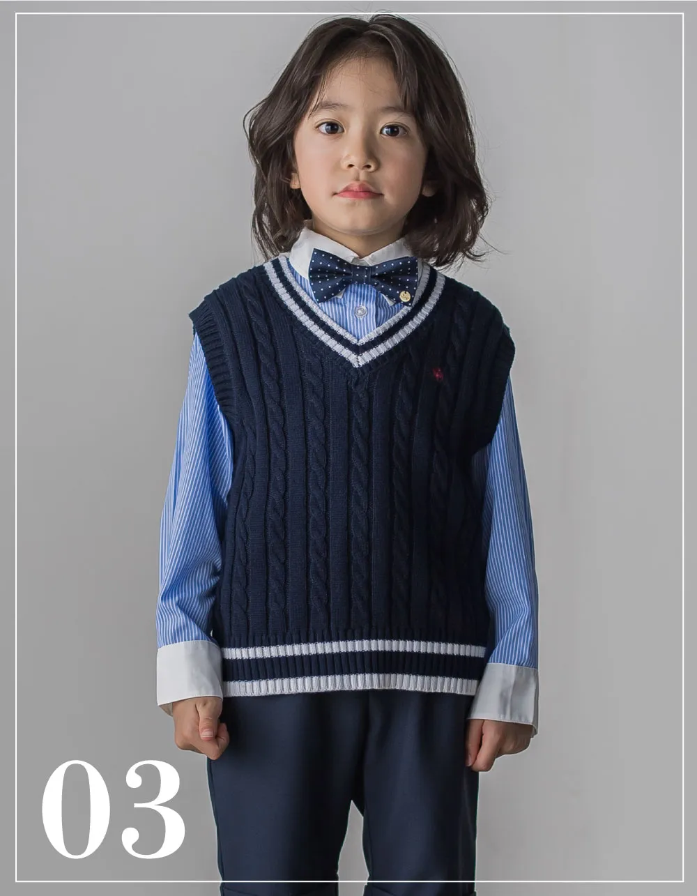 POLO BCS きちんと映える優等生 Vネックニットベストを着用したキッズモデル