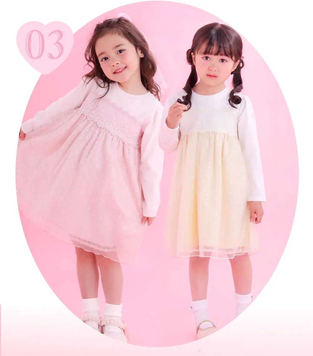 レースとスパンコールを組み合わせた華やかなドッキングワンピース