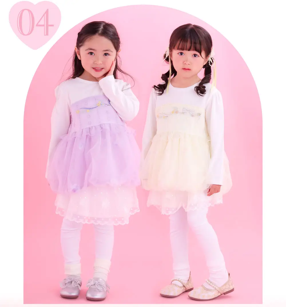 お花のモチーフとラメをあしらったチュールスカッツの着用カット