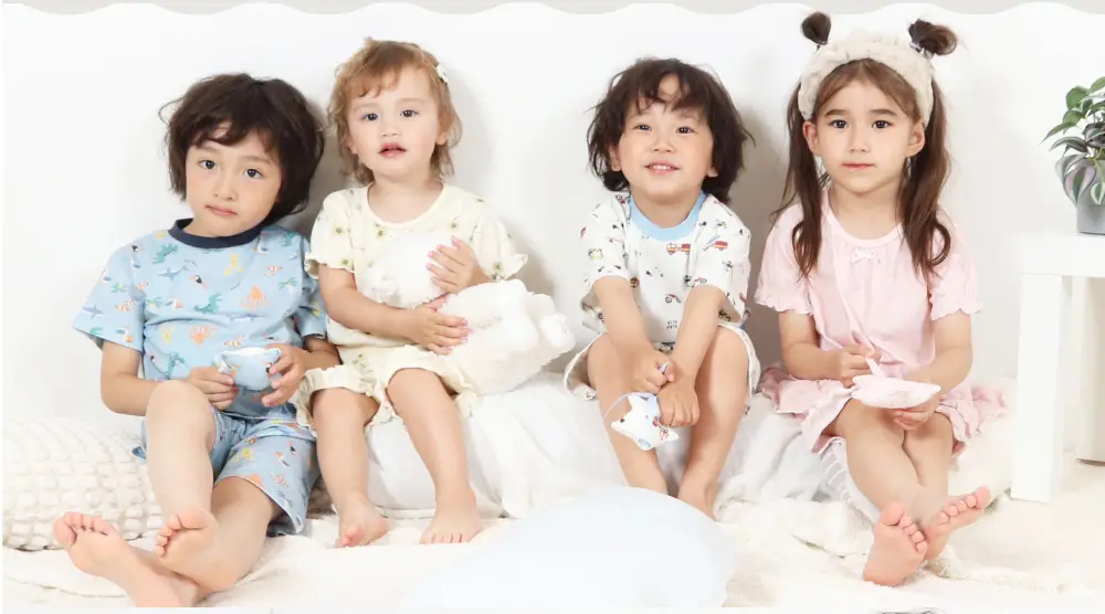 子どもが寝ている間にお腹を守る腹巻一体型パジャマ