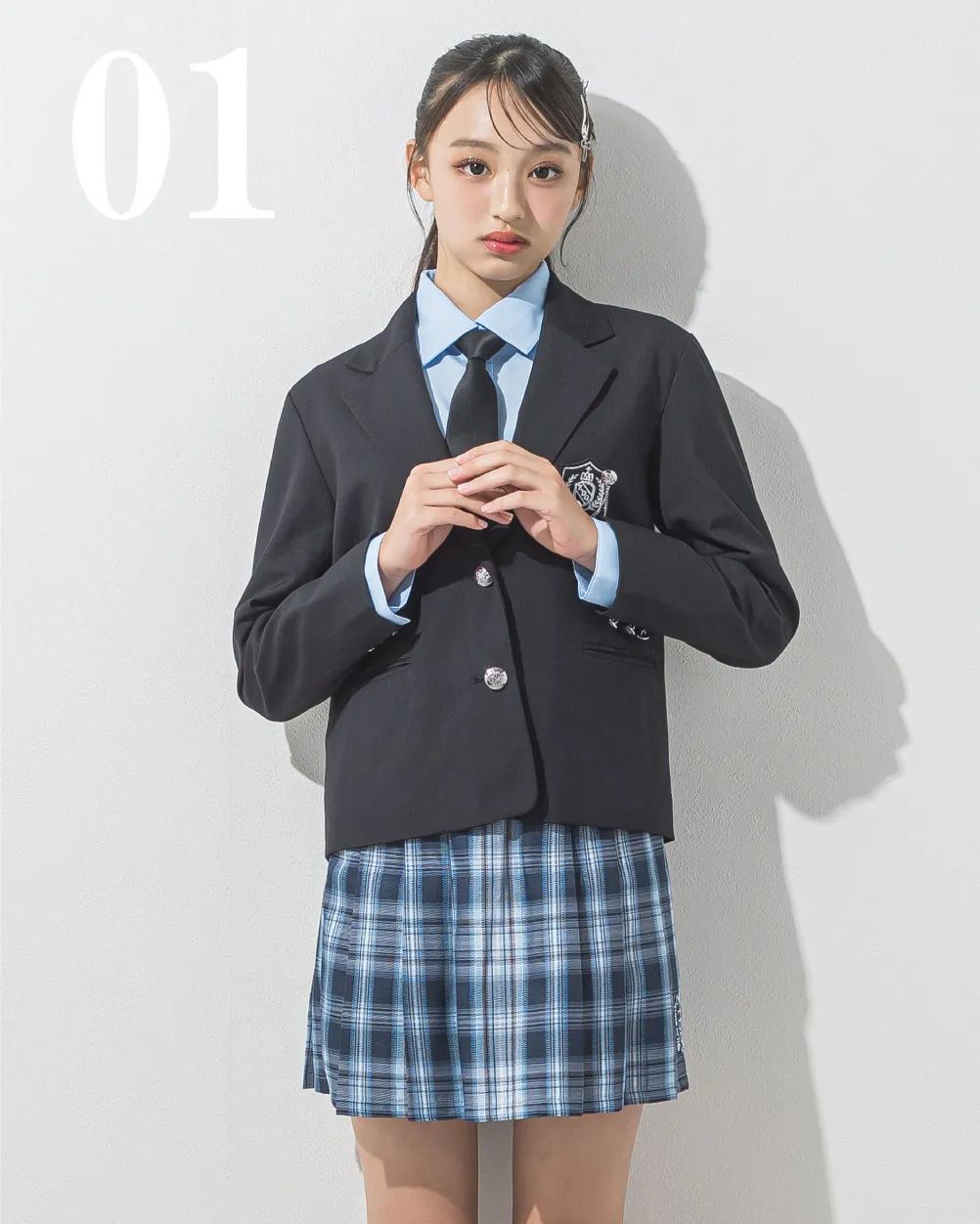 クール×正統派 ZIDDYのブラックジャケットとチェックスカパンの卒業式コーデ